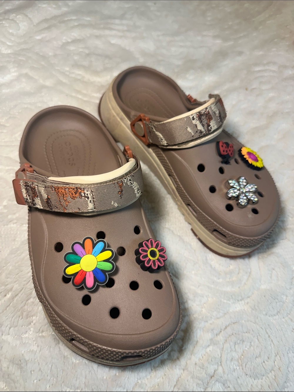 Crocs iconic comfort classic Hiker platform clogs w/jibbitts